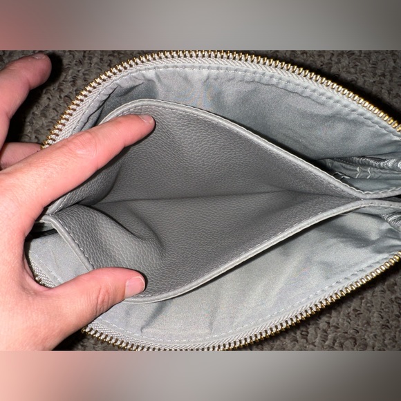 Freshly Picked Classic Zip Pouch Stone. NWOT. - Picture 3 of 8